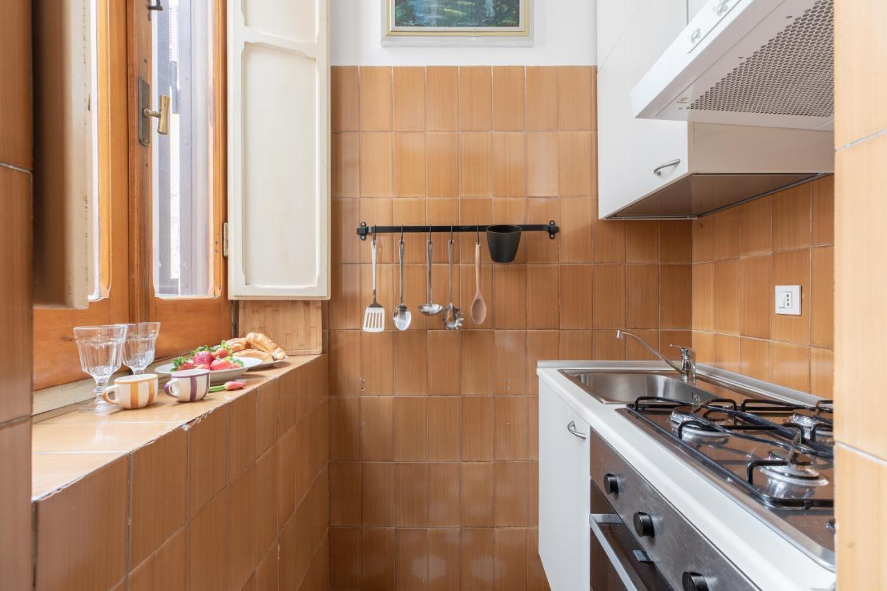 Iflat Pantheon Historic Two-Story Apartment Рим Екстериор снимка